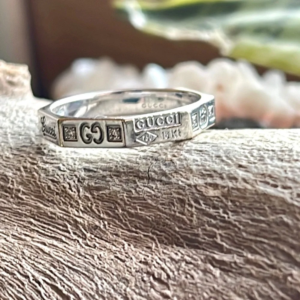 18k GUCCI Diamond Ring - Picture 15 of 15